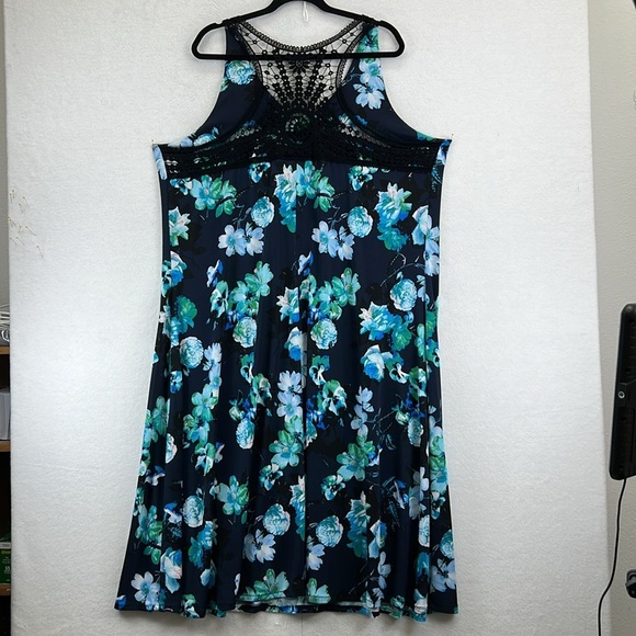 Lane Bryant Maxi Dress Sz 22-24 Black & Aqua Floral Crochet Back Detail EUC - Picture 5 of 8